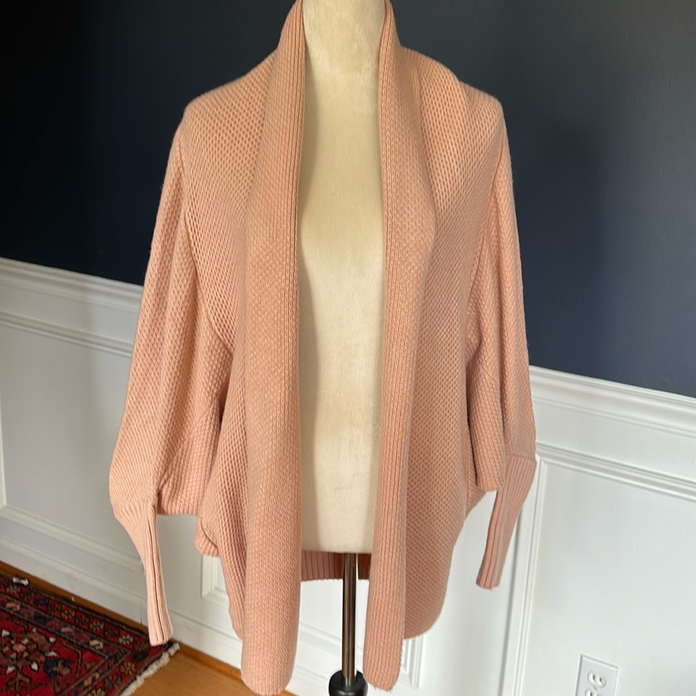 Women’s acrylic and cotton sweater size S,
Pink.